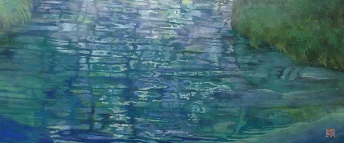 初夏。橋の向こうには日があたり水面がきらきら輝いている。 よどみは自然と輝きにむかってながれていく。